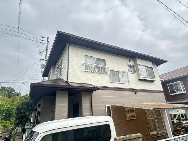 松山市N様邸 ヤララブラウン屋根塗装完成