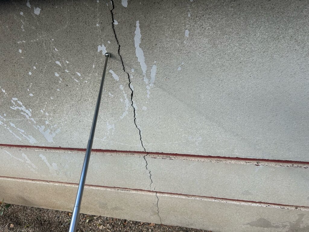 外壁クラックの状況2