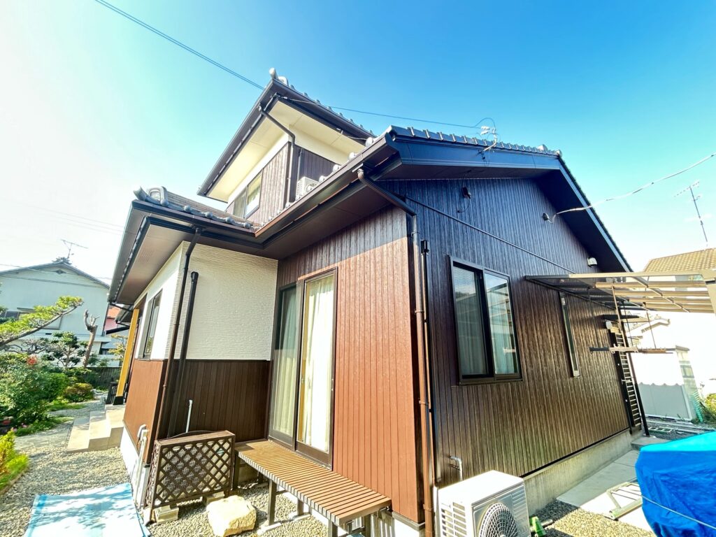 ブラウン系外壁塗装事例